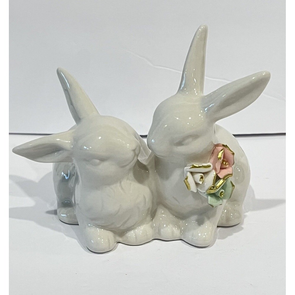 Vintage‎ White Porcelain Bunnies w/ Delicate Flowers Cottagecore Granny Easter